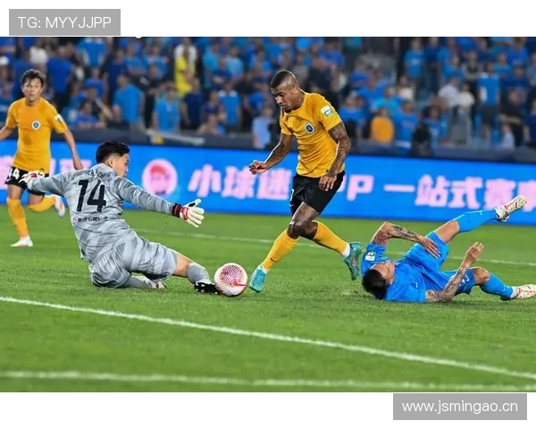 记者称亚泰新鹏城旧将周大地试训海牛